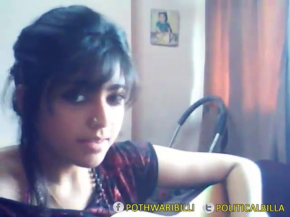 Pakistani Girl sing a Bollywood song beautifull voice