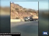 Pakistani Brave Men Stop a Brake Failed 22 Wheeler Truck