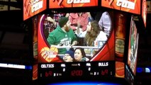 Dispute pendant une Kiss Cam !