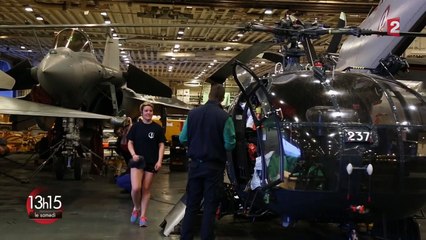 Difficile d'être une femme à bord d'un porte-avions