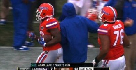 ABD'li Futbolcu Maç Esnasında Altına Kaçırdı