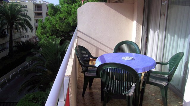 JUAN LES PINS Studio A VENDRE - Quartier Rostagne - 31M² Proche Plage