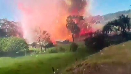 Immense explosion dans une usine de feux d'artifice
