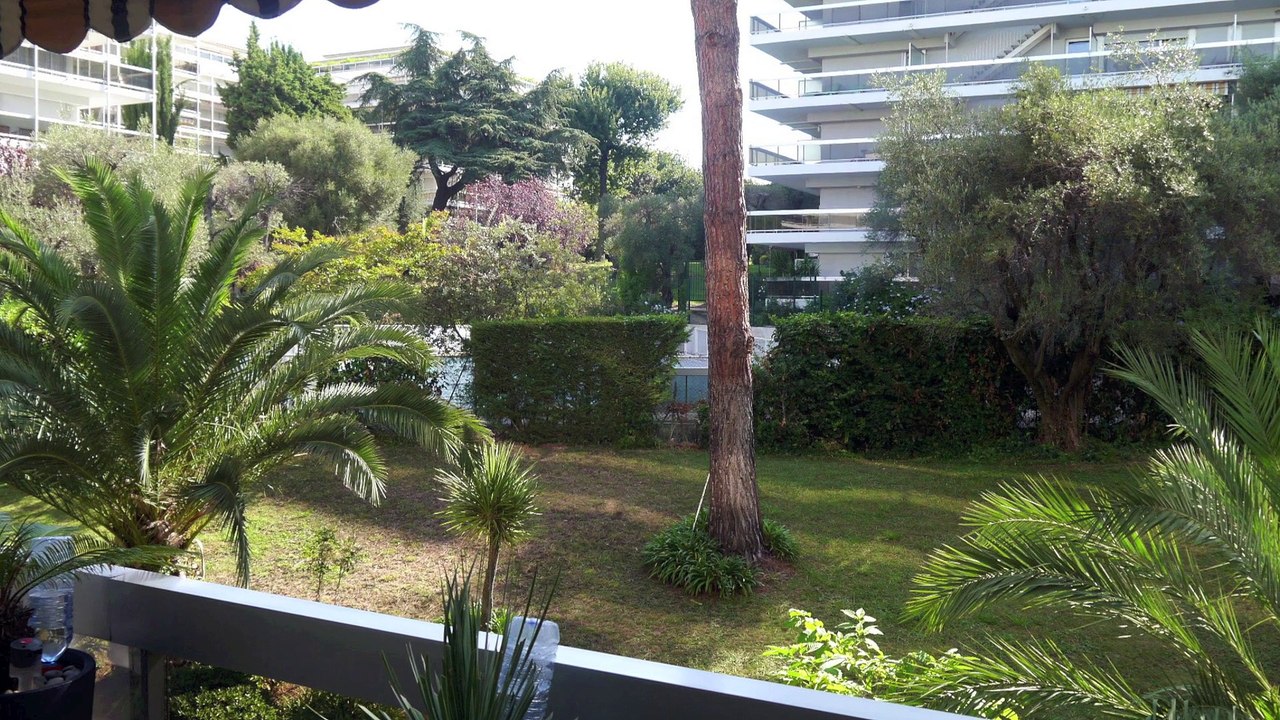 Juan-Les-Pins VENTE Studio de 33 m² - Proche Plages Résidence avec piscine