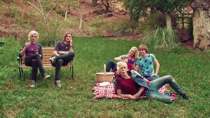 R5 - Smile (Official Video)