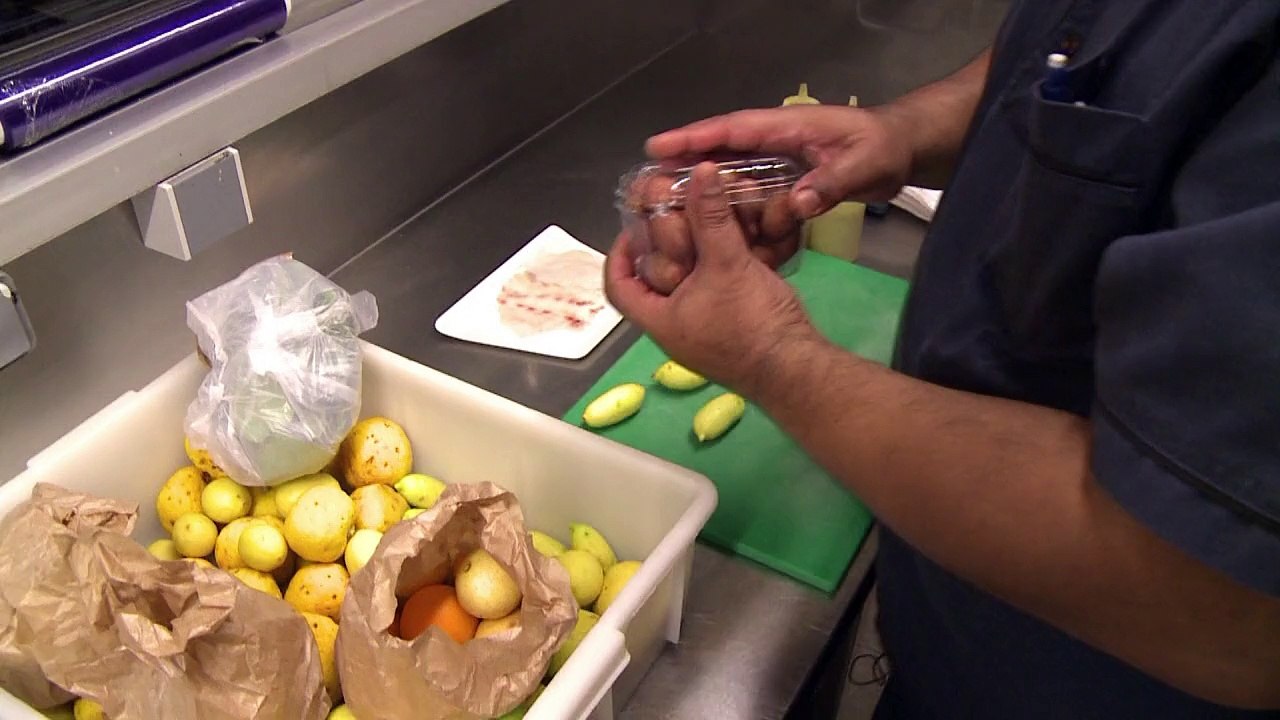 Gaumenfreuden: chefköche weltweit entdecken limettenkaviar