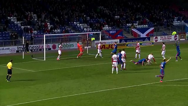 Gary Warren scores with unstoppable bullet header