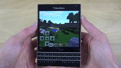 Minecraft Pocket Edition BlackBerry Passport 4K Gameplay Review