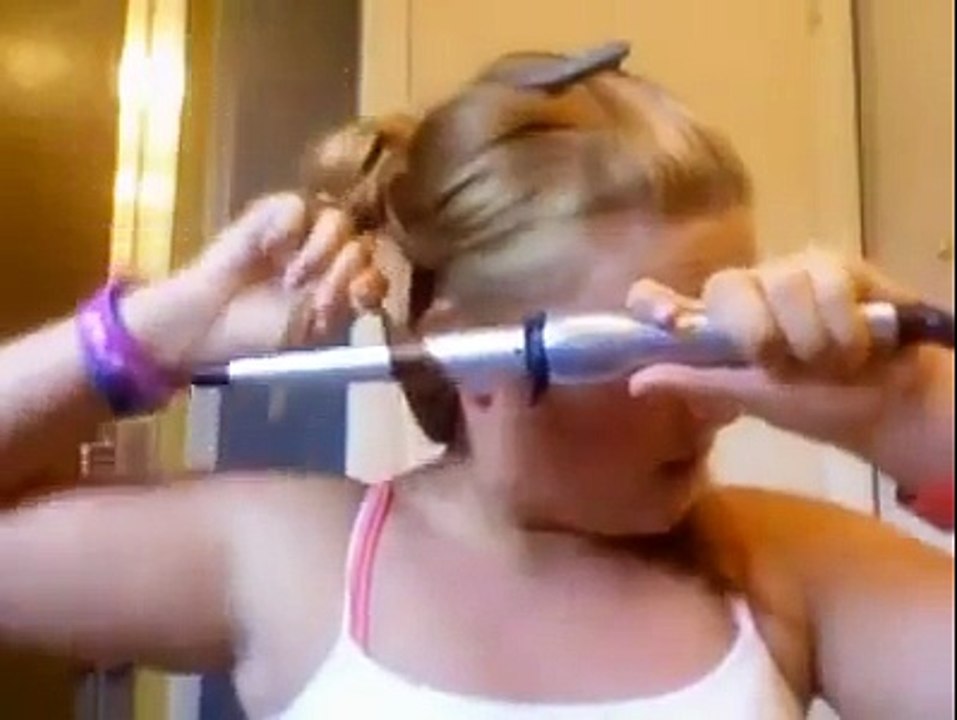 Accidente con plancha para el cabello (Low)