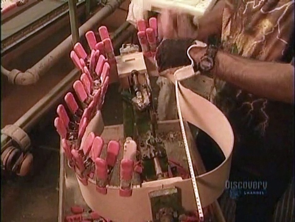 How Its Made - 080  Acoustic Guitars