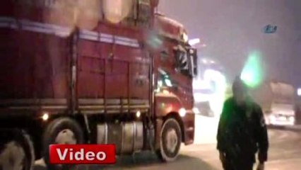 Beklenen Kar Türkiye'yi Gece Vurdu, Yollar Buz Kesti