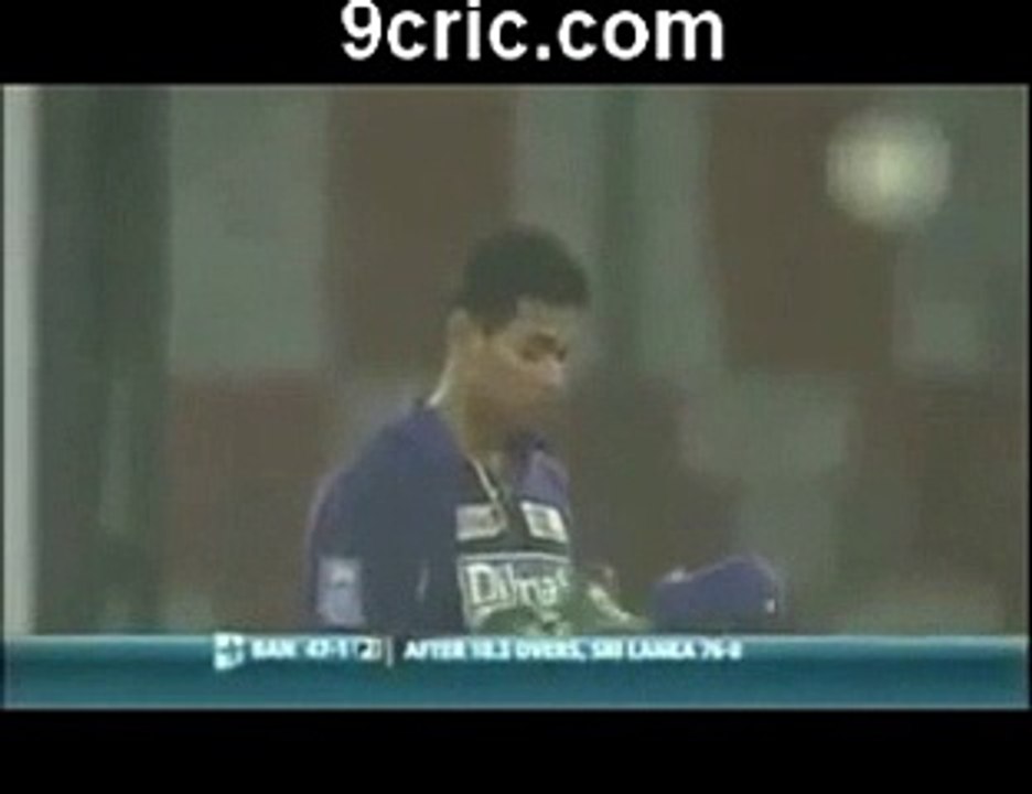 Cricket Ball hits wicket keeper's head Funny cricket moment video
