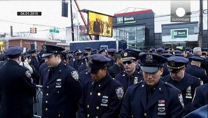 Полицейские вновь показали спины мэру Нью-Йорка