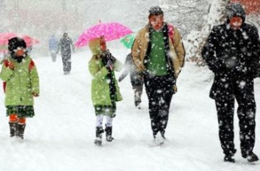 Afyon Kara Teslim Oldu! Okullar Tatil Edildi