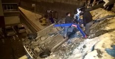 Otomobil İstinat Duvarında Asılı Kaldı
