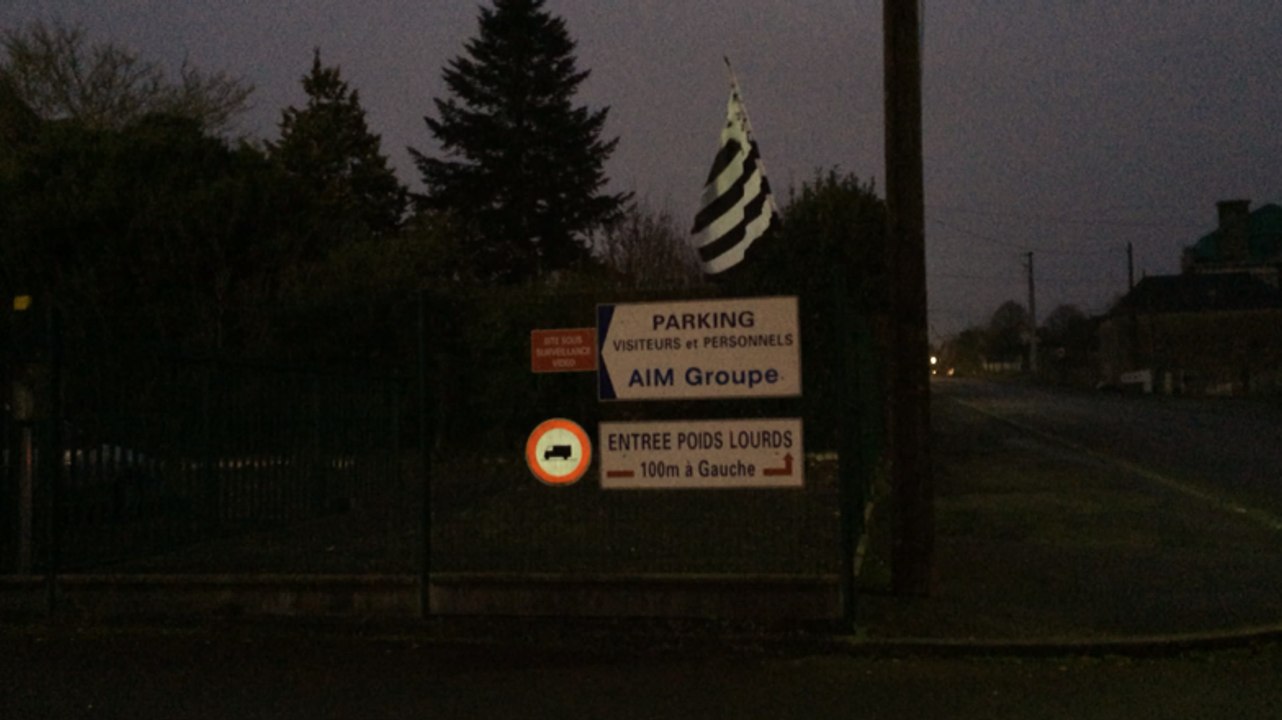 AIM. Départ des employés du site d'Antrain vers Coutances
