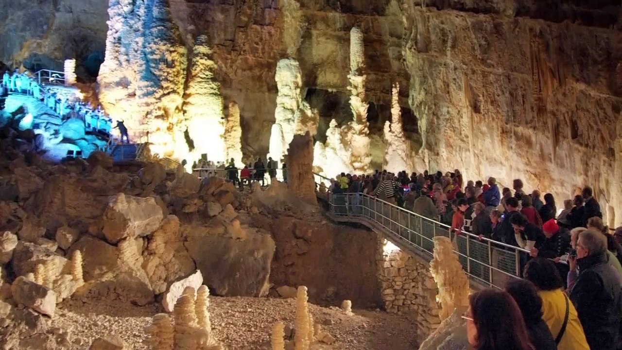 LE GROTTE DI FRASASSI (ITALY - MARCHE) BY ERNEST VAN-MOHR