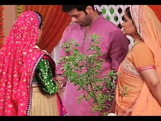 Diya Aur Baati Hum-Sandhya Attends Meenakshi’s baby shower grand ceremony-6 January 2015