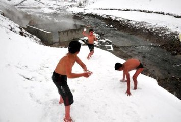 Dondurucu Soğukta Sıcak Su Keyfi