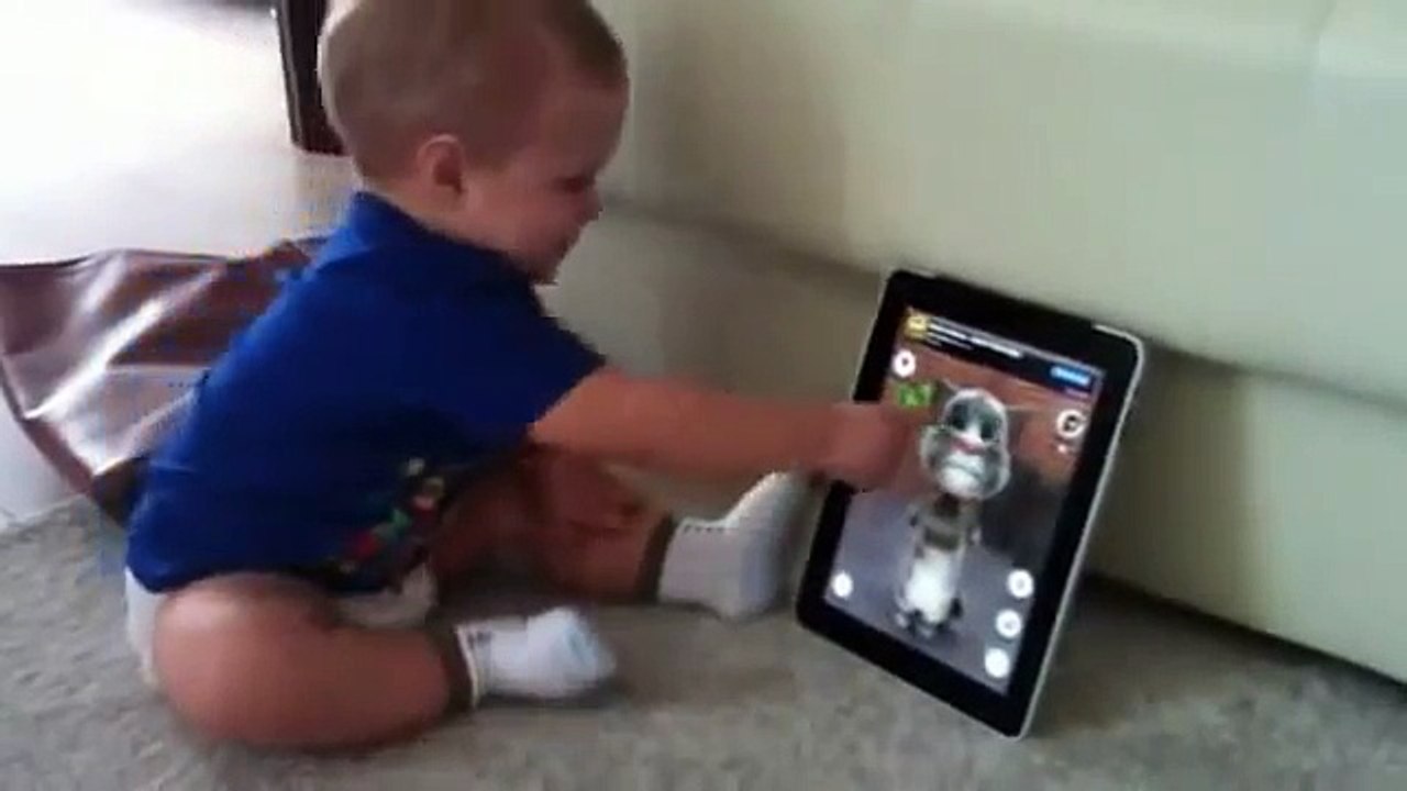 Funny Video Baby Talk at the iPad