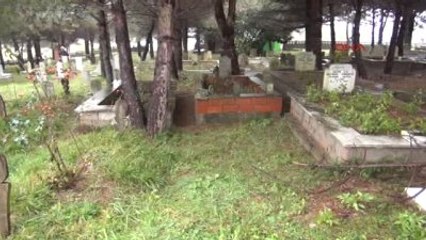 Sakarya Belediye, Özel İdareden Kalan ve İçinde Mezarlık Bulunan Arsayı Sattı