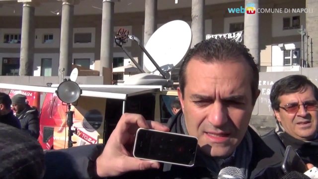 Napoli - Pino Daniele, le ceneri al Maschio Angioino (06.01.15)