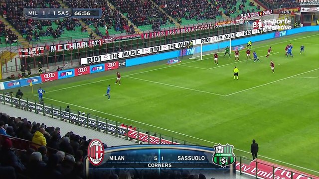 Zaza acerta um belo chute de primeira e vira para o Sassuolo!