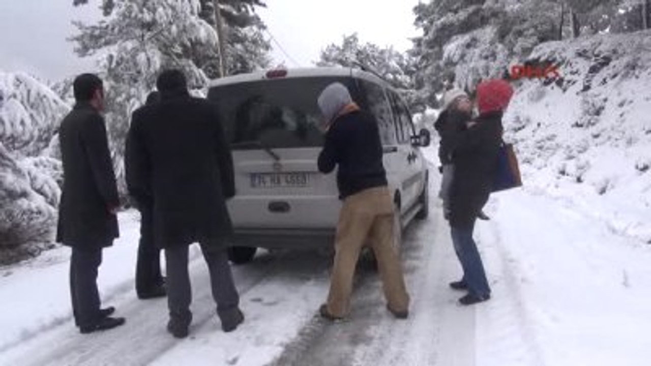 Aydın Kar Yağışı Koçarlı ve Nazilli'de de Hayatı Olumsuz Etkiledi