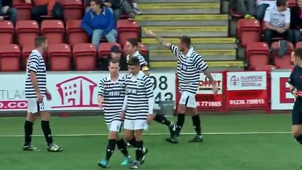 Clyde snatch late victory for new boss Barry