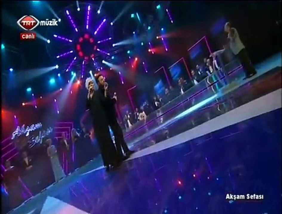 Ayşe İnak Ekiz & Mustafa Demiroğlu-Adresim Aynı (Sarı Saçlarından Sen Suçlusun)