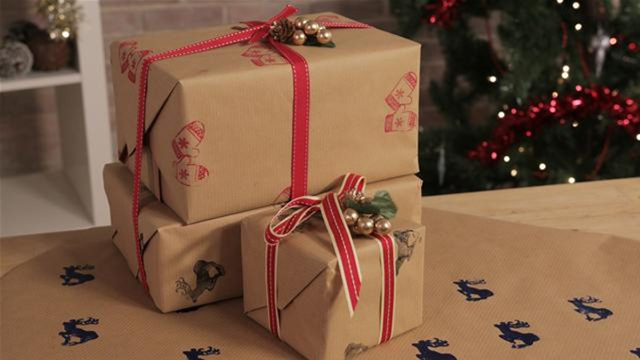 Handprinted Christmas Gift Wrapping