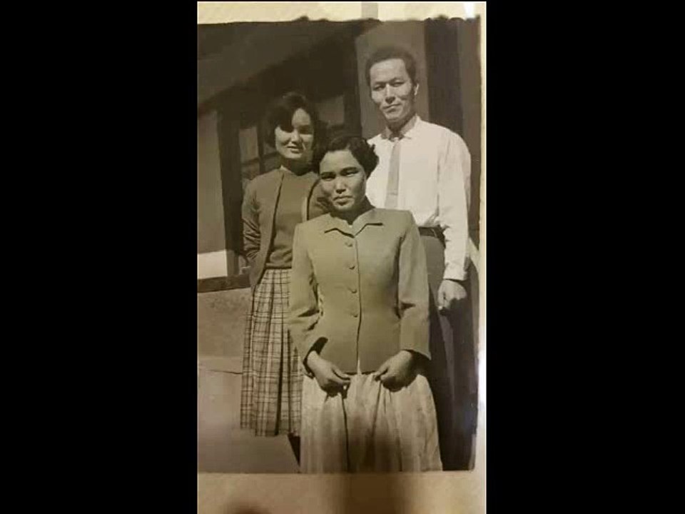Restoration and colorisation of a photograph (c. 1940)