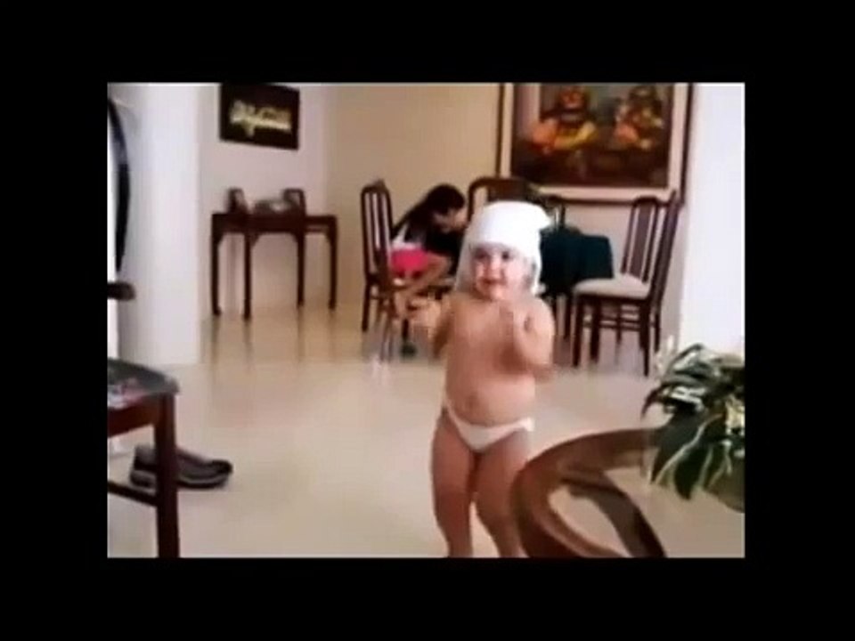 CUTE BABY DANCING TO WAKA WAKA- 1st of TOP 10 FUNNY VIDEOS OF ALL TIME.flv _ Tune.pk