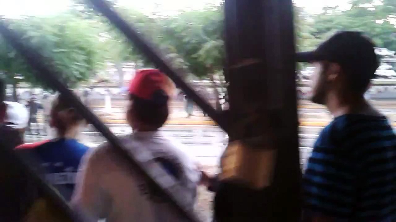 Militares contra los estudiantes 12F Barquisimeto 1 2
