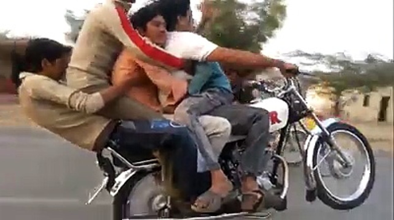 Pakistani Bikers Boy...