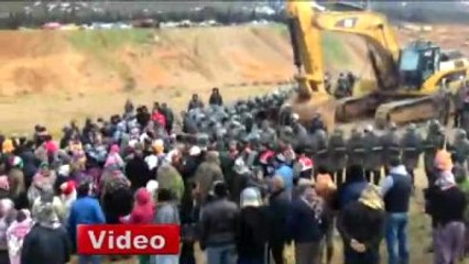 Köylüler Jandarma Ekiplerine ve Basın Mensuplarına Saldırdı