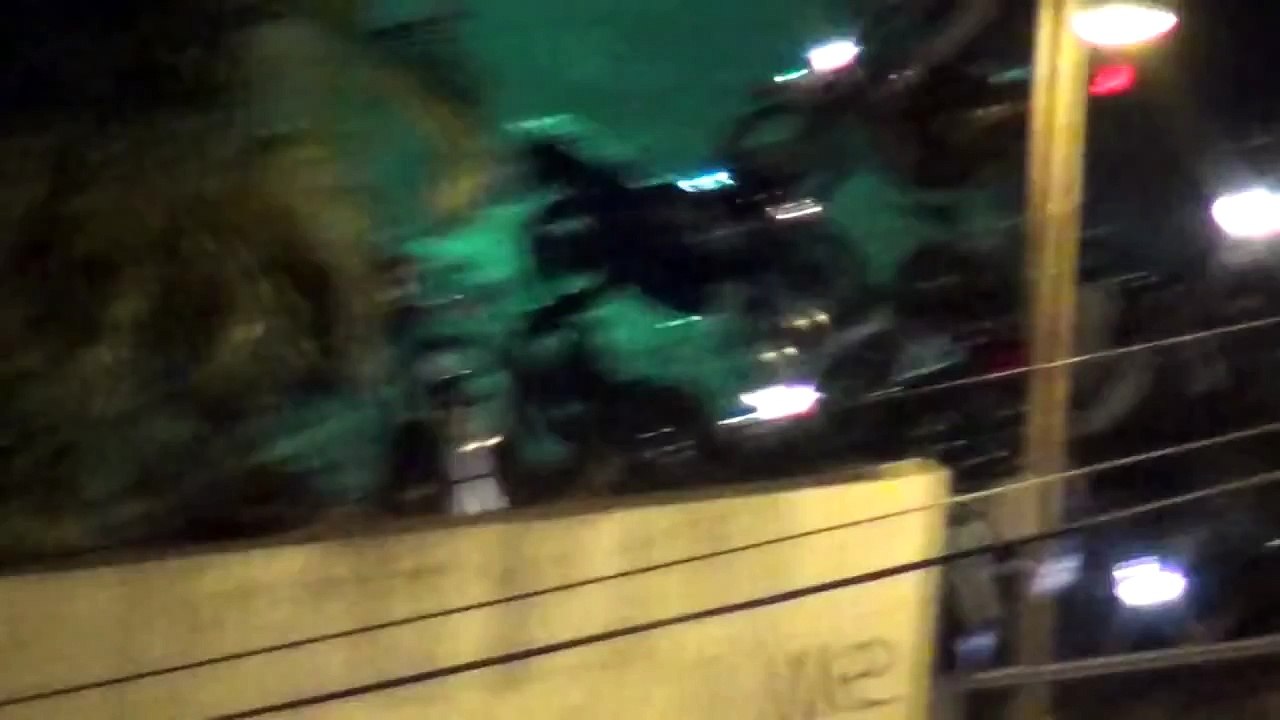Policia de Aragua Venezuela, Golpeando estudiantes hasta la muerte!!!