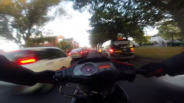 A saco entre el tráfico con una Gilera Runner VXR200cc