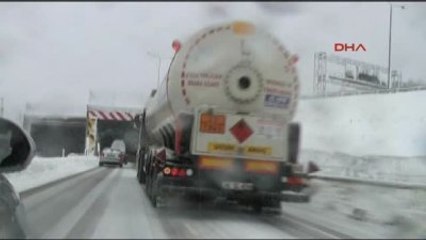 Düzce-Yolda Kalanlara Kızılay Yardım Etti