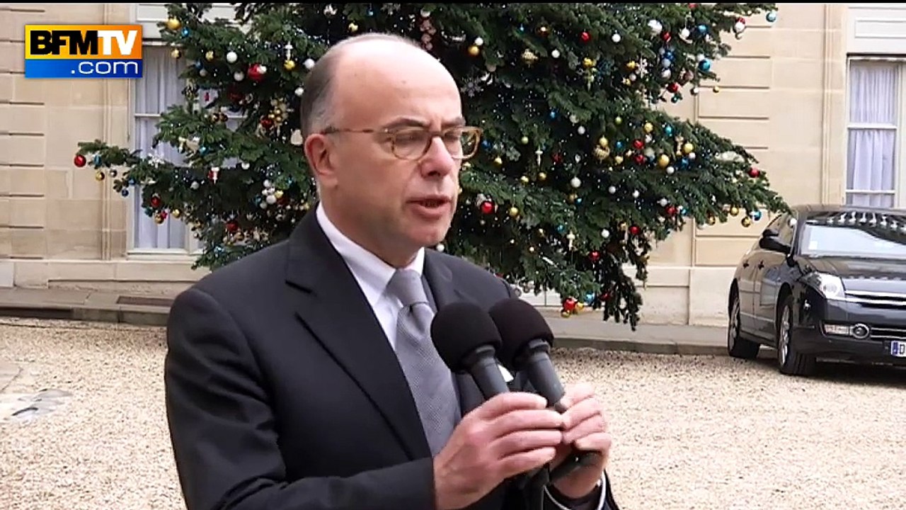 Charlie Hebdo: Tous les moyens mobilisés pour retrouver "trois criminels", assure Cazeneuve