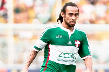 Alexandre Mattos comenta sobre renovação de Valdivia