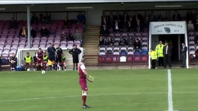 McManus scores from incredible long-range pass