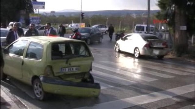 Mersin Mersin'de Zincirleme Kaza: 1 Ölü, 1 Yaralı