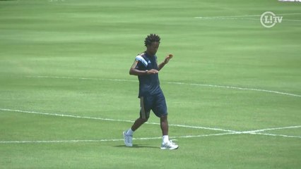 Télécharger la video: Todos reforços já treinam na Academia de Futebol do Palmeiras