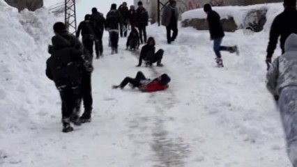 Yüksekova'da Çocukların Kar Keyfi