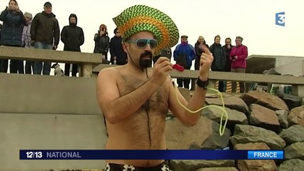 Tradition des bains d'hiver: à la rencontre de ces baigneurs givrés