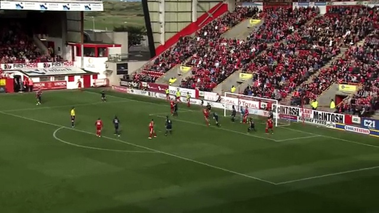Rooney rises to rocket in fabulous header!