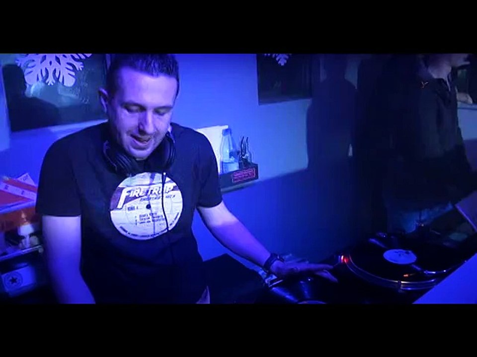 DJ 90er Party Deutschlandweit buchen