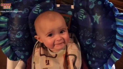 Annesinin şarkısına ağlayan bebek