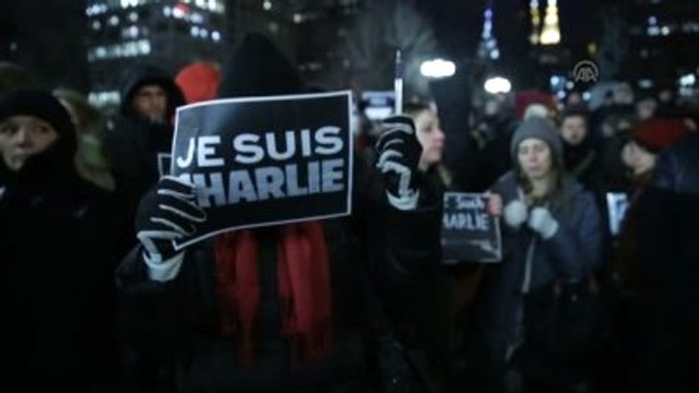 Paris'teki Silahlı Saldırı New York'ta Protesto Edildi